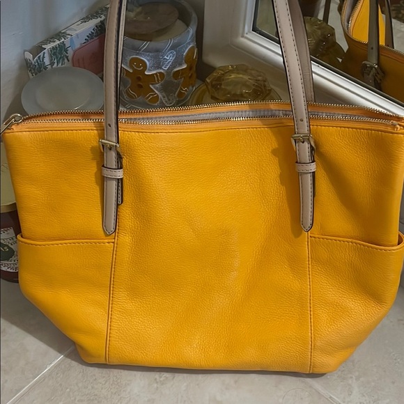 MICHAEL KORS - Yellow Leather Tote Bag - EUC - Picture 5 of 13